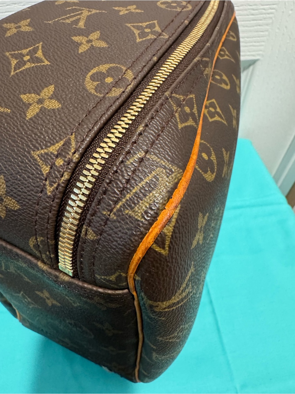 Louis Vuitton Monogram Excursion Travel Bag - Picture 8 of 15